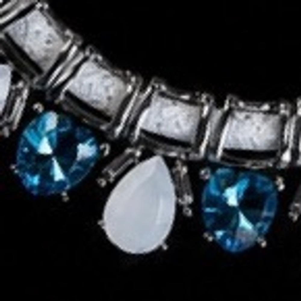 White Mesh Bib Necklace Blue White Teardrop Crystal Silver Tone Statement Collar - Picture 5 of 8